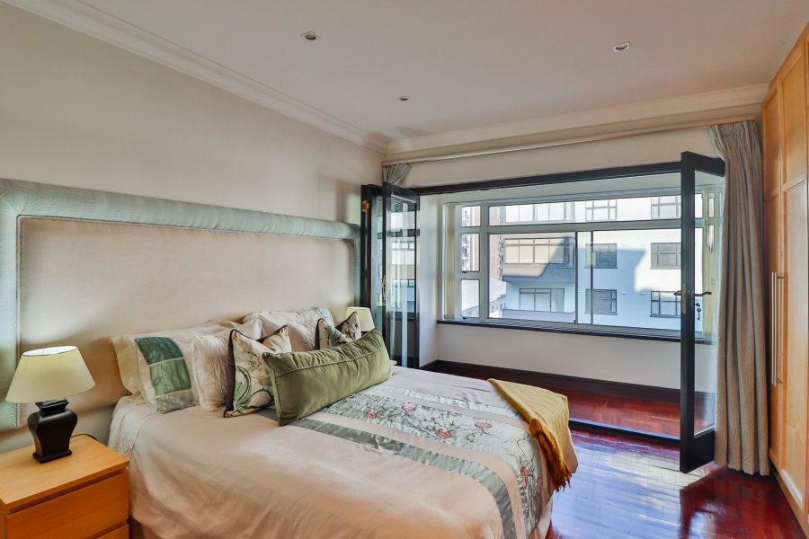 2 Bedroom Property for Sale in Sea Point Western Cape